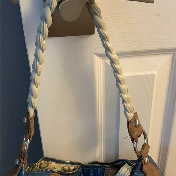Guess Purse - Picture 2 of 6